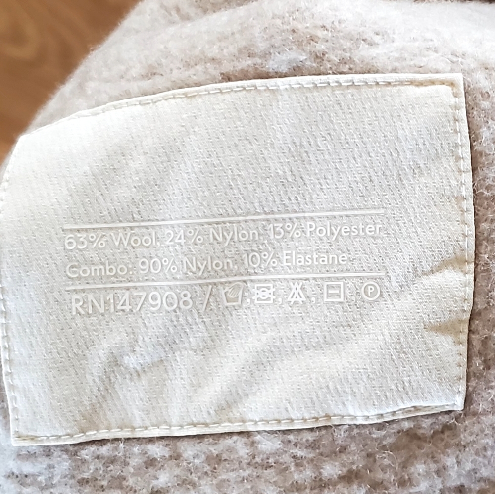 Outdoor Voices Mega Fuzzy Wool Fleece Crewneck Pullover, Oatmeal, XL, EUC - Picture 10 of 15
